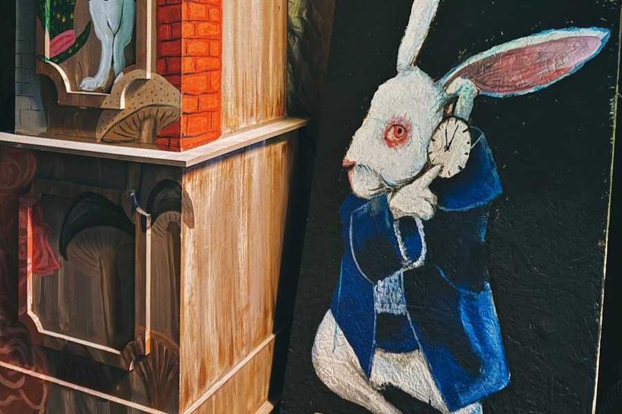 Квест в реальности Алиса в Стране чудес от компании Red Door Квест в реальности Алиса в Стране чудес от компании Red Door